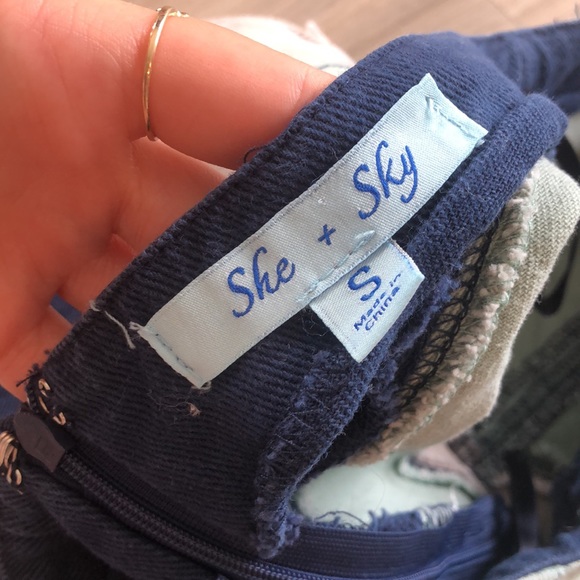 She + Sky mini skirt - Picture 3 of 3